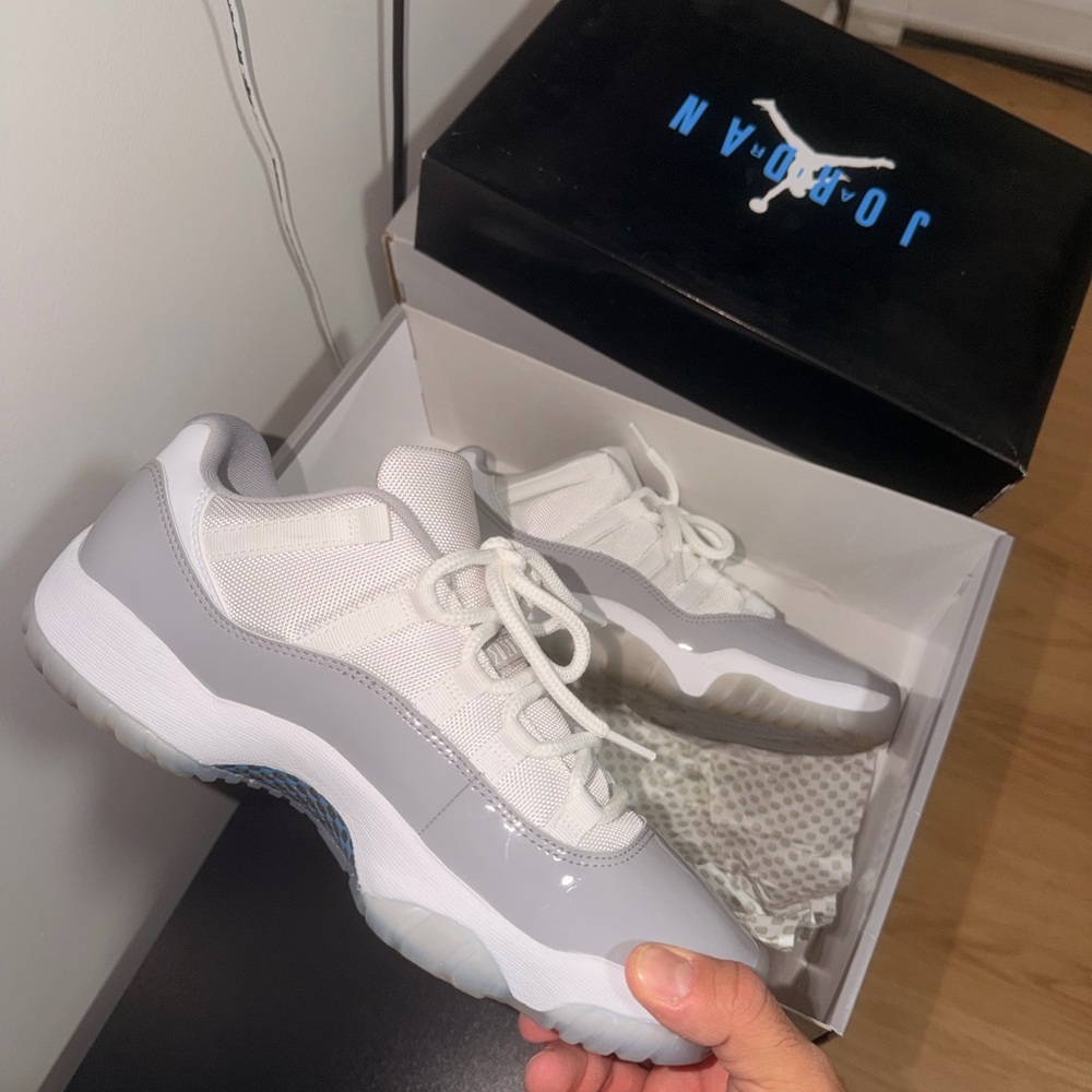 Jordan 11 Men's Sneakers White and Gray